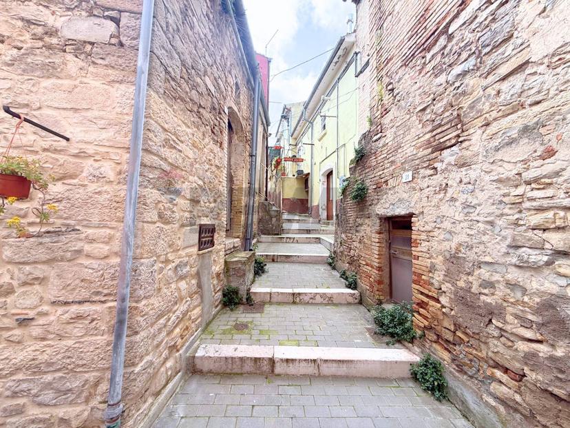 Trilocale in Vico V Duomo 11, Biccari — foto 4 di 5