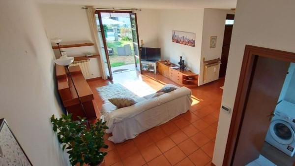 Villa bifamiliare in Via Don Guanella, Angera — foto 2 di 5