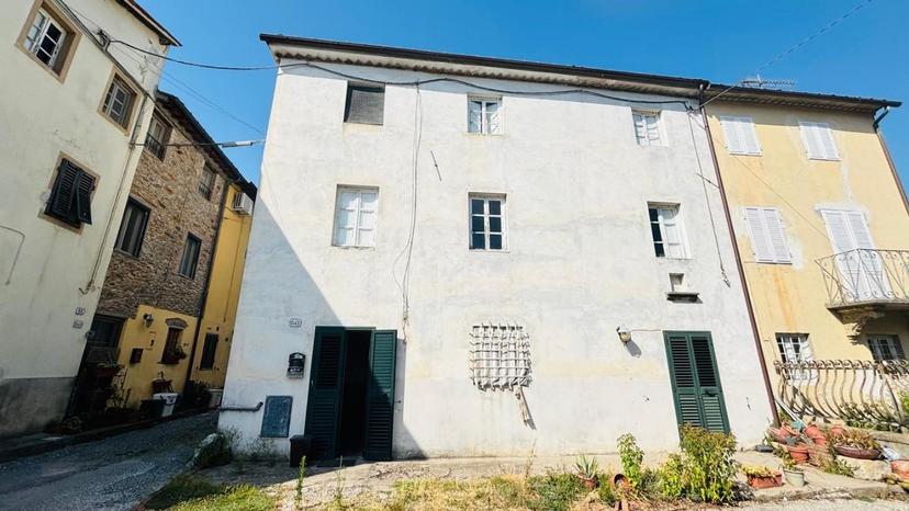 Terratetto in a Sottomonte 32, Lucca — foto 3 di 5