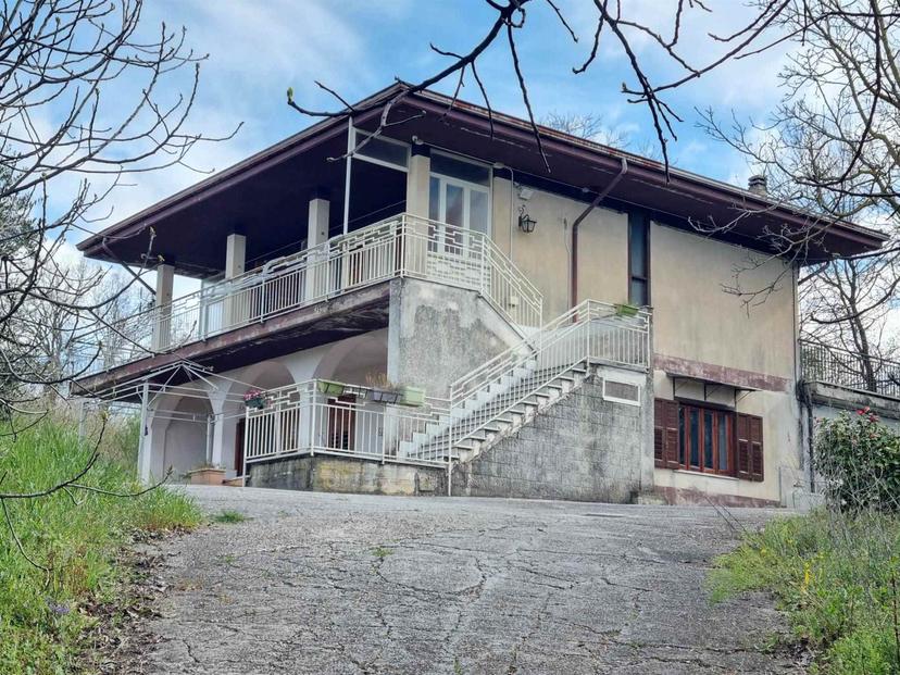 Casa indipendente in Via Crocefisso, San Potito Ultra