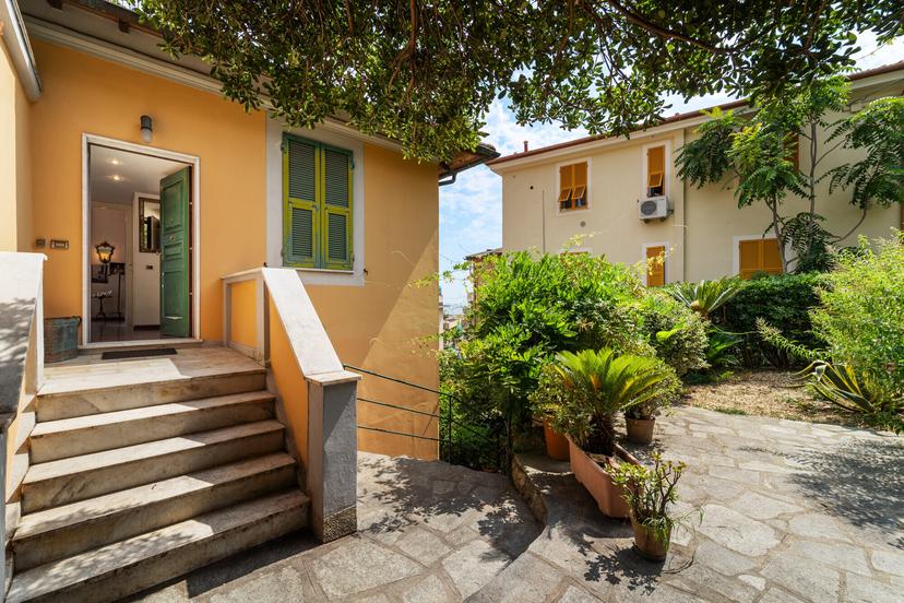 Villa unifamiliare in Salita Sant'Agostino 22, Rapallo — foto 3 di 5