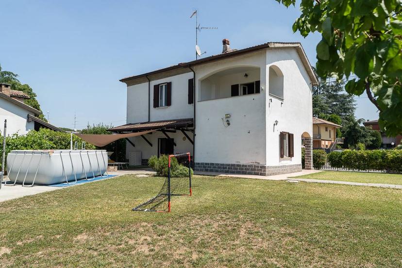Villa in Strada Valle, Voghera — foto 3 di 5