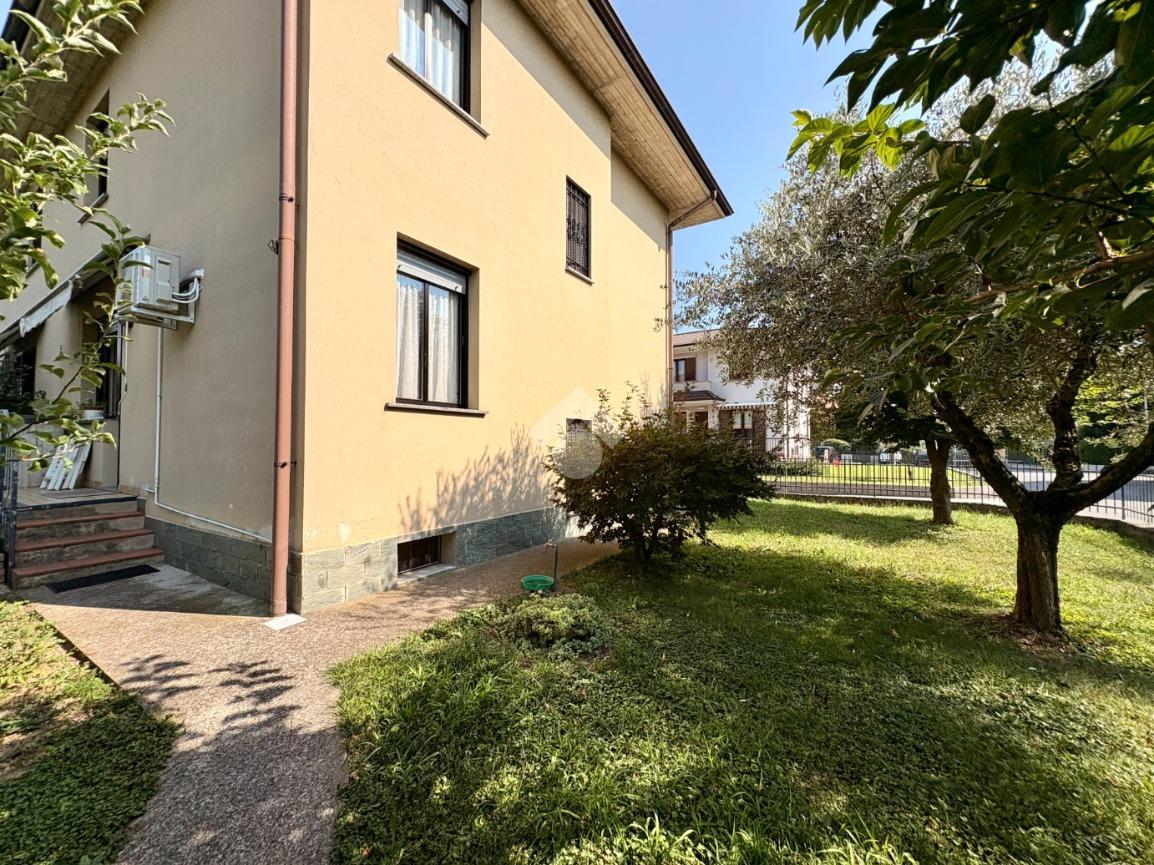 Villa in Via Filippo Turati 13, Verdello