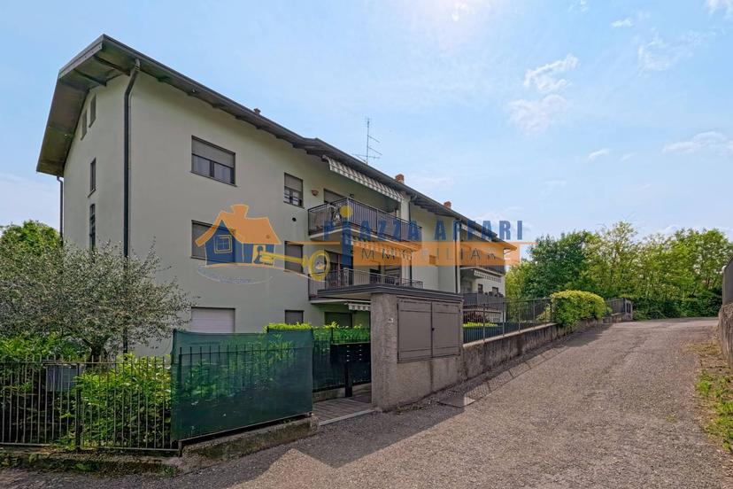 Bilocale in Via Pio XII 11, Carnago — foto 3 di 5