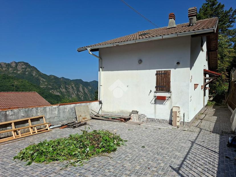 Casa indipendente in Frazione Noceto 34, Vobbia — foto 2 di 5