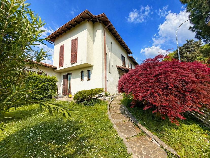 Villa in Via Isonzo 4, Usmate Velate — foto 2 di 5