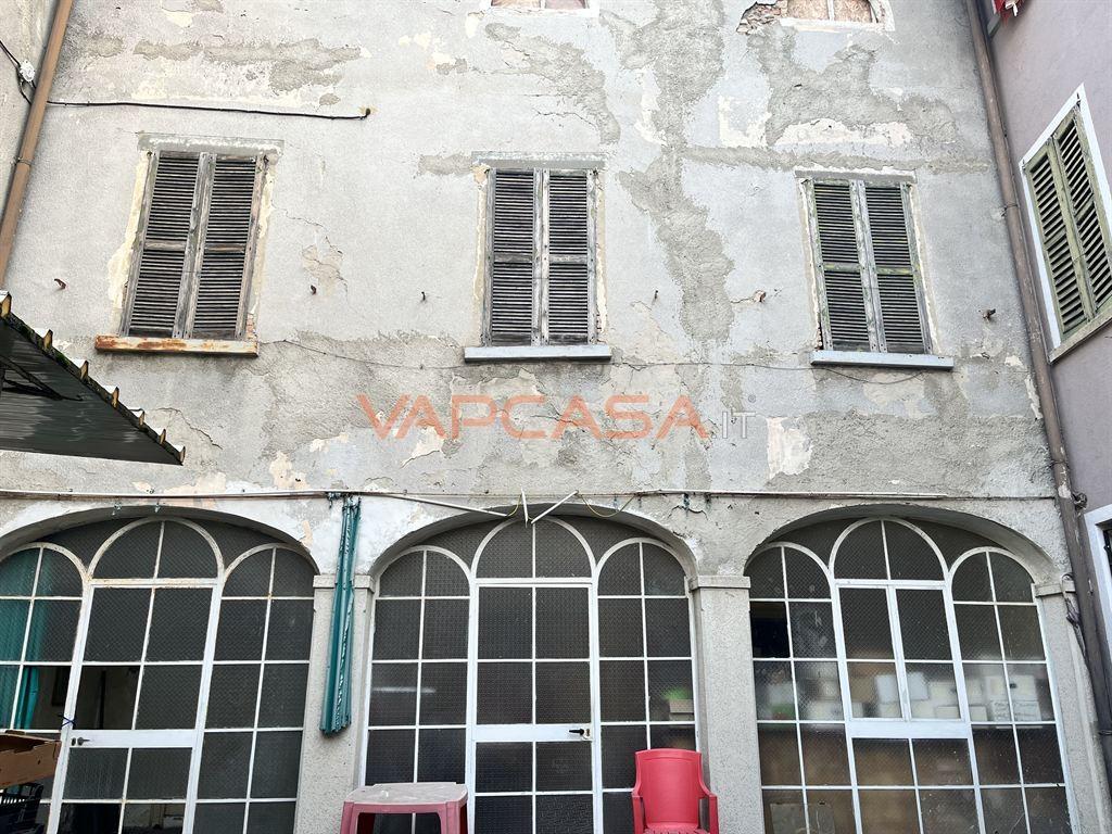 Porzione di casa in Via Nazario Sauro, Romano di Lombardia