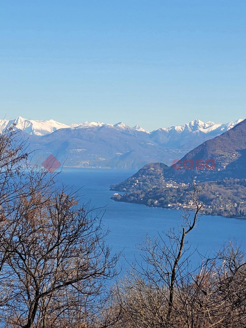 Villa bifamiliare in Via Sant'Albino, Stresa