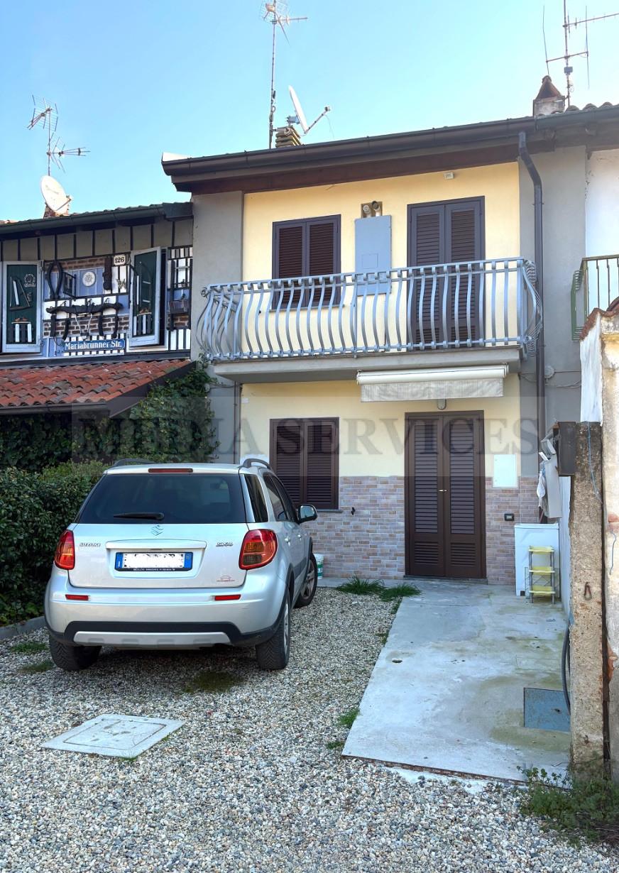 Villa a schiera in Via Roma N° 35, Gropello Cairoli