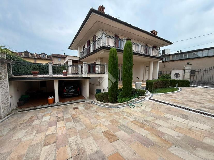 Villa in Via Carso 28, Barbata
