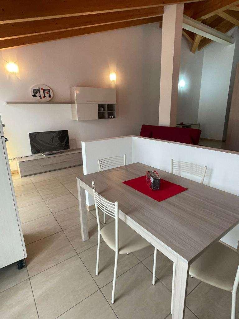 Loft in Via Aldo Moro  22, Travedona-Monate — foto 2 di 5