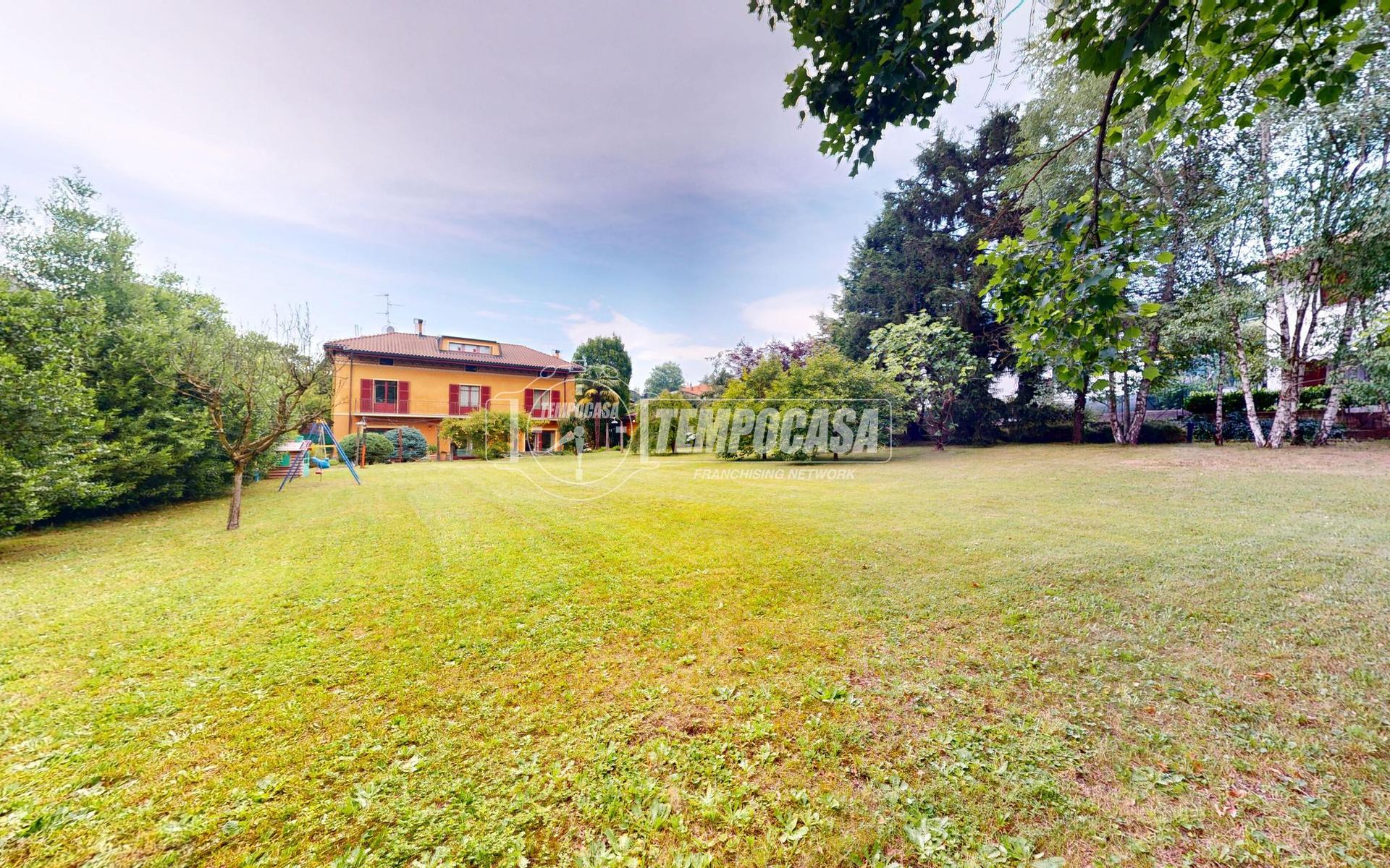 Villa in Via Garibaldi 9, Albiolo
