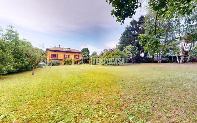 Villa in Via Garibaldi 9, Albiolo