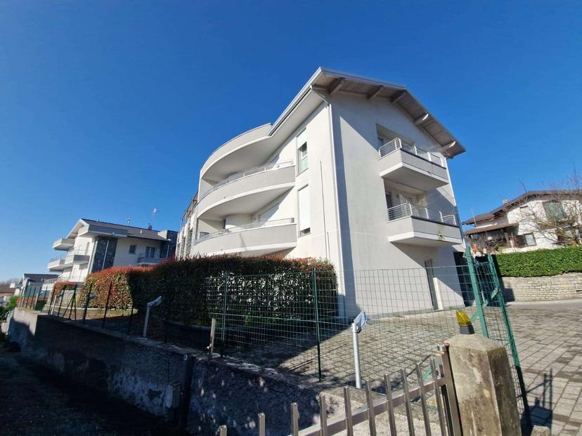 Trilocale in Via Garibaldi  1, Bizzarone — foto 5 di 5