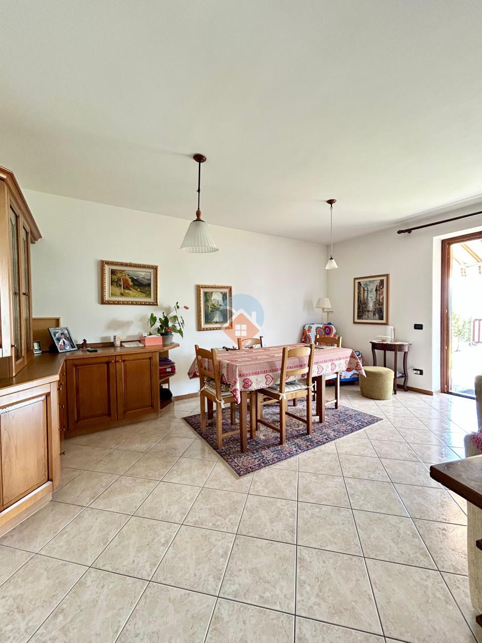 Villa a schiera, Villa Lagarina