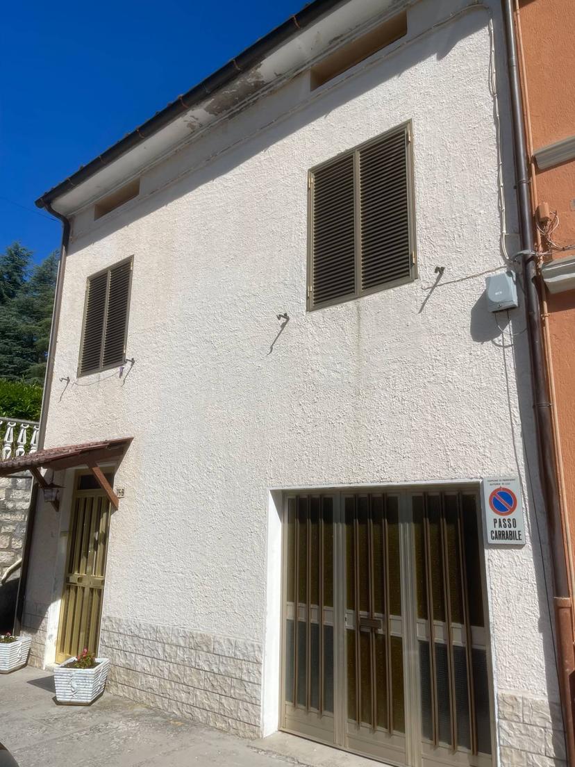 Quadrilocale in Cancelli 75b, Fabriano