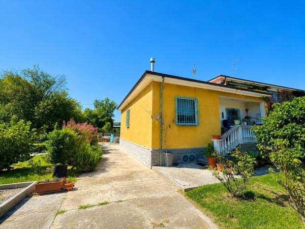 Villa in Strada Asti 19, Casale Monferrato — foto 2 di 5