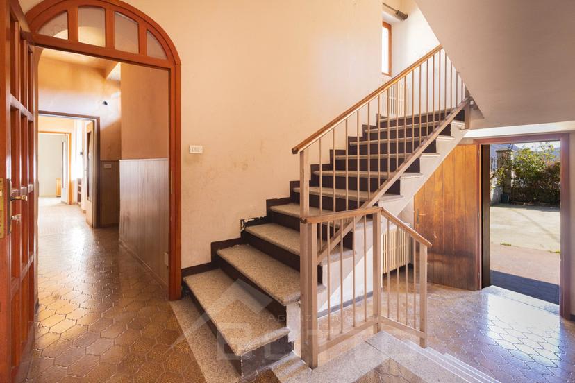 Casa indipendente in Via Monte Massone, 40, Omegna — foto 2 di 5