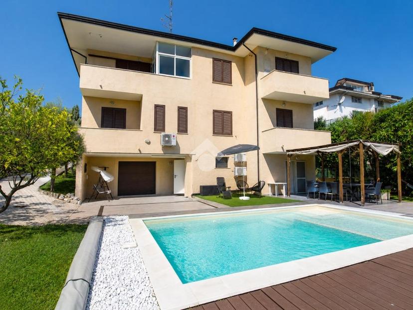 Villa in Via Celestino 12, Tortoreto — foto 3 di 5