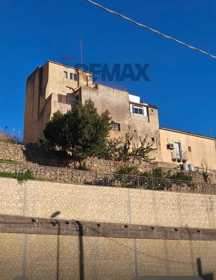 Casa indipendente in Via Duca degli Abruzzi 5, Caltagirone — foto 4 di 5