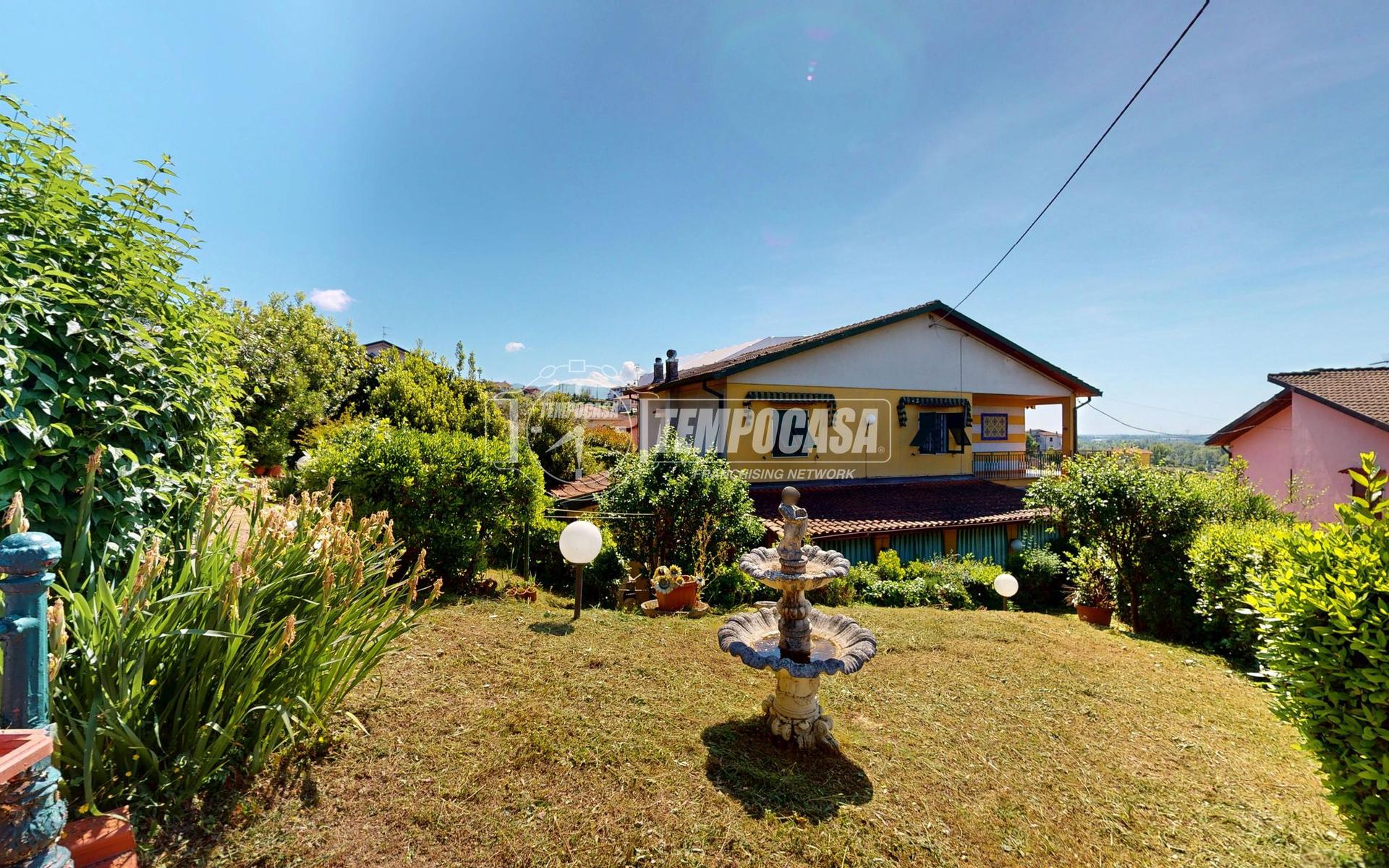 Villa in Via Veneto 38, Bolano