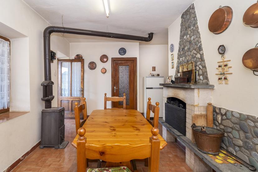 Porzione di casa in Via Cornaletto Soprano, Demonte — foto 2 di 5