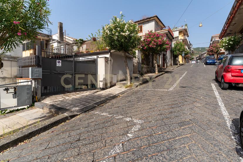 Casa indipendente in Via Monte Grappa 8, Zafferana Etnea — foto 4 di 5