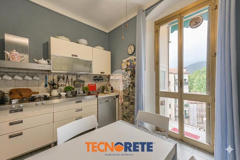 Appartamento in Via Genova 33, La Spezia