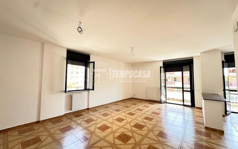 Trilocale in Via Francesco Marinaccio, Foggia