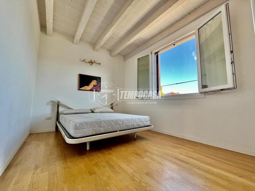 Casa indipendente in Via Monte Baldo, Peschiera del Garda — foto 4 di 5