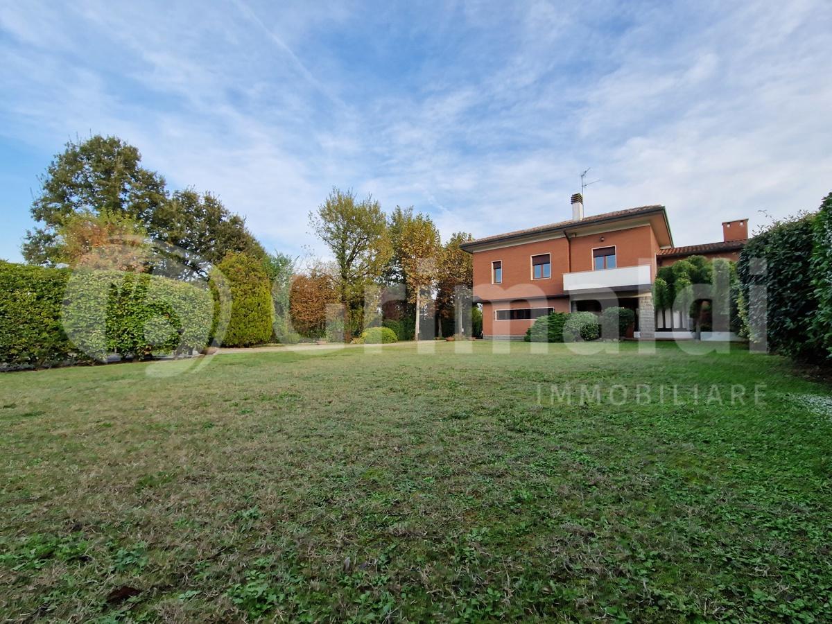 Villa in Via Flosa, Medicina