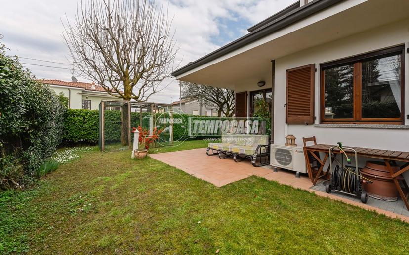 Villa a schiera in Via Giovanni Pascoli 9/a, Vimercate