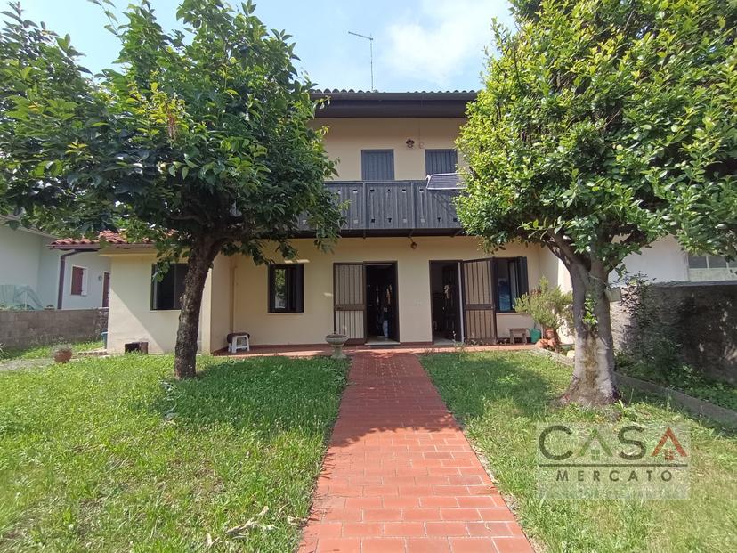 Casa indipendente in Via Toffoli Nr.108, Fanna — foto 4 di 5