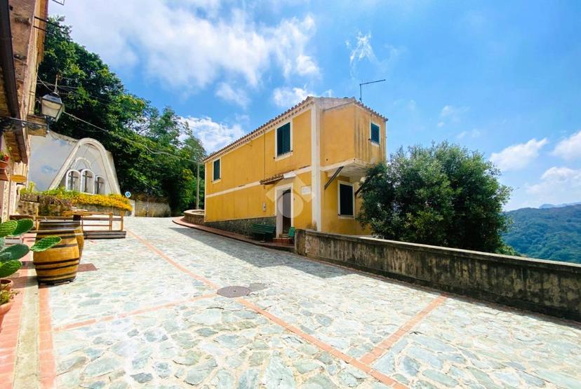 Casa indipendente in Via Michele Bianchi, Belmonte Calabro — foto 2 di 5