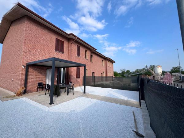 Villa a schiera in Via Caduti di Nassiriya 82, Casalpusterlengo — foto 3 di 5