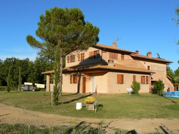 Casale in Via Fratelli Cairoli, Castiglione del Lago