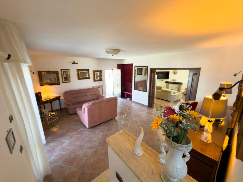 Casa indipendente in Via Lago Patria 207, Giugliano in Campania — foto 2 di 5