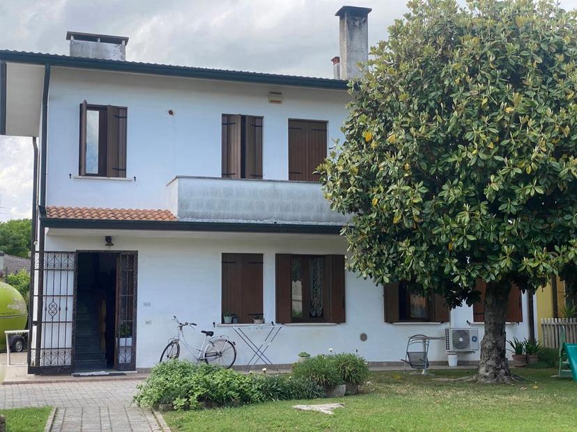 Villa bifamiliare in Via Ca Mignola Vecchia Snc, Badia Polesine — foto 3 di 5