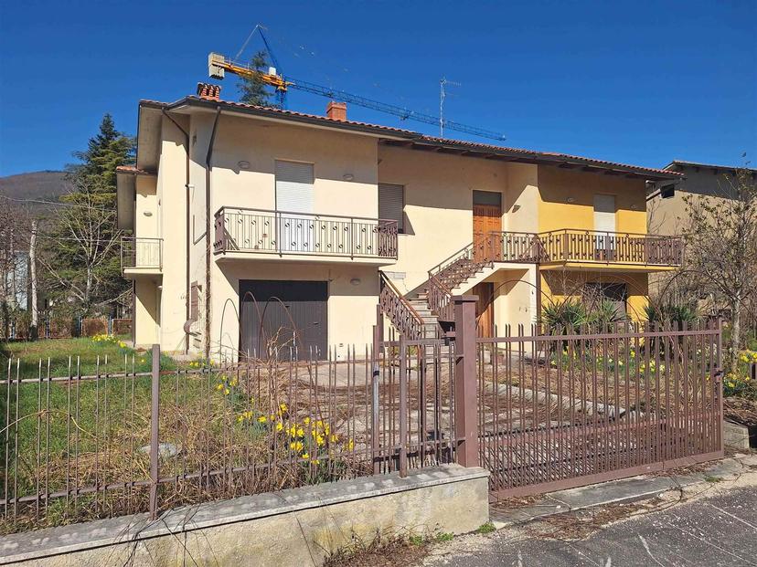 Villa bifamiliare, Pieve Torina — foto 4 di 5