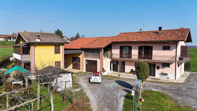 Casa indipendente in Strada di Castellaro 2, Villanova Mondovì — foto 2 di 5