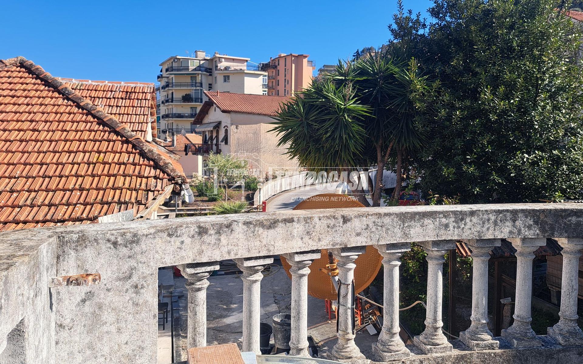 Casa indipendente in Via Galileo Galilei 180, Sanremo
