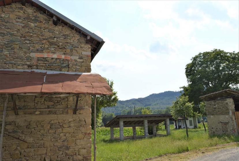 Casa indipendente in Loc. Valla, Pareto — foto 4 di 5