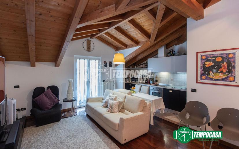 Trilocale in Via Morandi R. 2/a, Magnago — foto 2 di 5