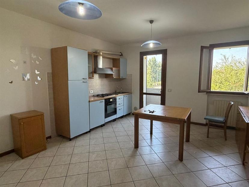 Trilocale in Via Gobetti, Bagnolo San Vito — foto 3 di 5
