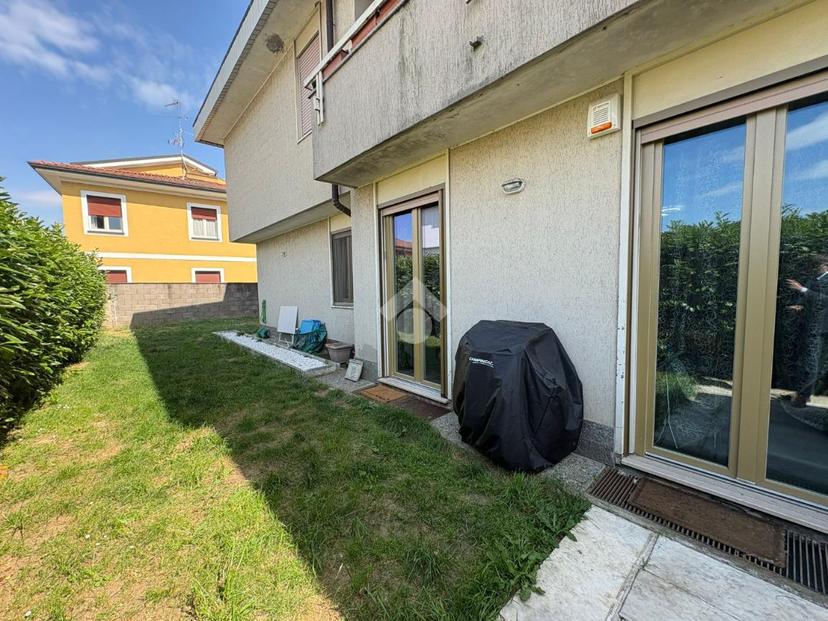 Trilocale in Via Giovanni Boccaccio 22, Trecate — foto 3 di 5