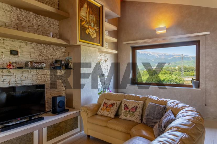 Villa in Via Colli di Barete 69, Pizzoli — foto 2 di 5