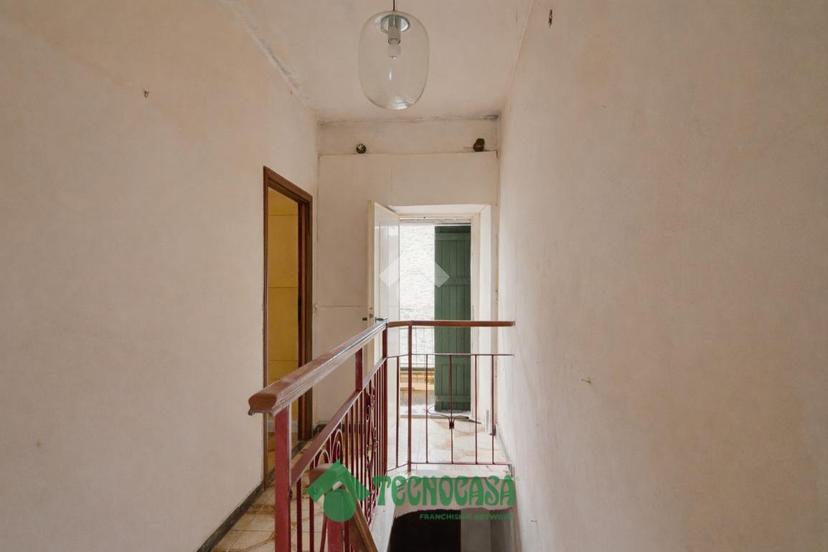 Casa indipendente in Via Castello 42, Beverino
