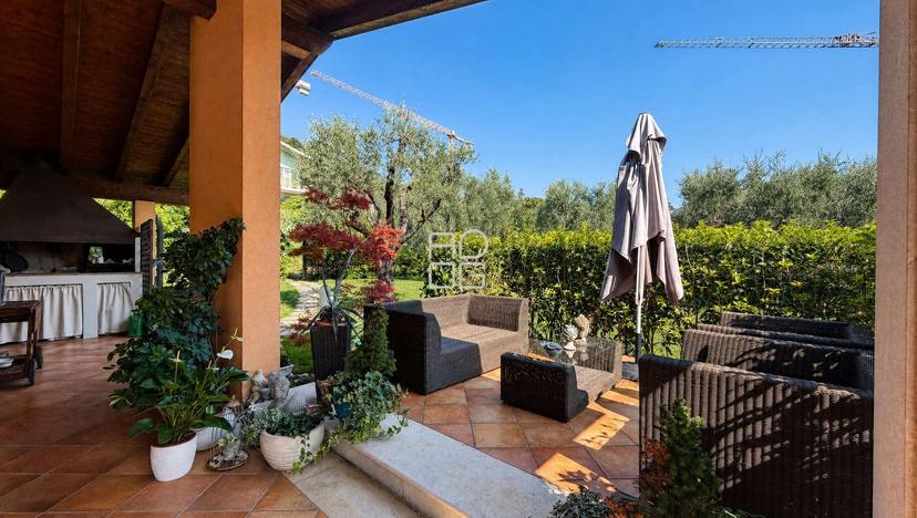 Villa unifamiliare in Via Ondei, Lonato del Garda — foto 2 di 5