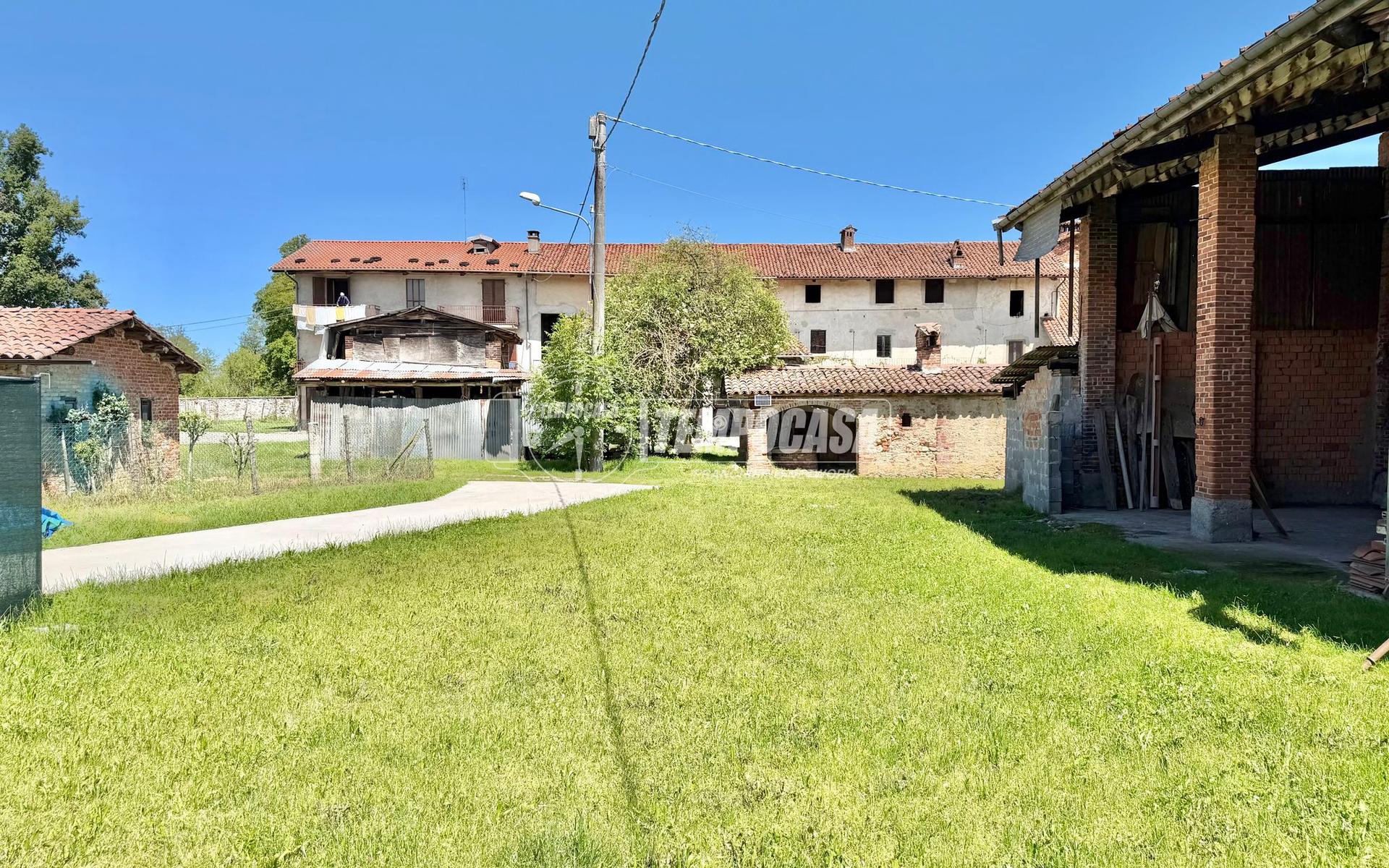 Casale in Strada Provinciale 243 5, Mondovì
