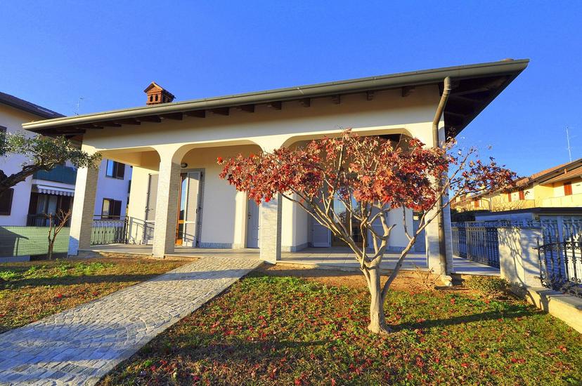 Villa in Via Sandro Pertini  5, Bernate Ticino — foto 2 di 5